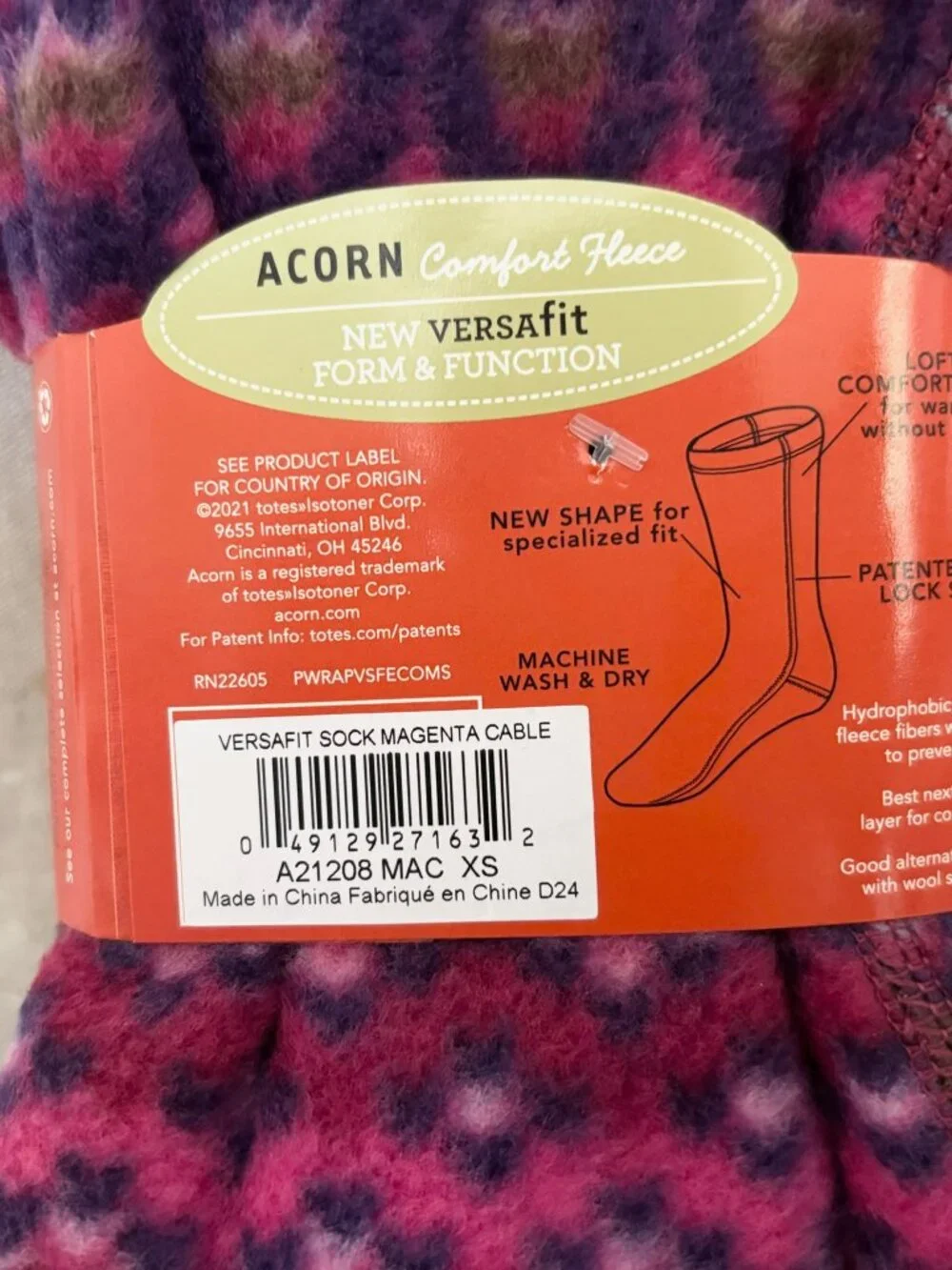 Acorn VersaFit Socks in Magenta Cable
